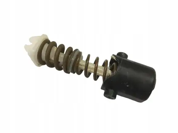 Objawy uszkodzonej sprężyny pedału sprzęgła – nie ignoruj tych sygnałów