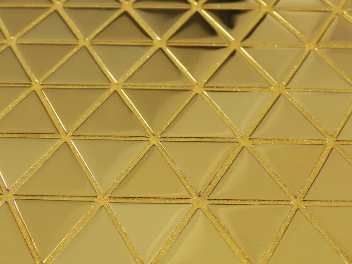Jaką fugę wybrać do złotej mozaiki - skuteczne wskazówki i porady