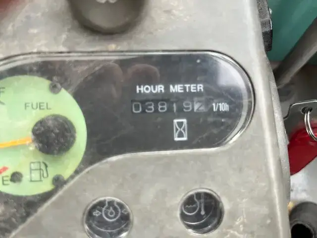 Ile pali koparko ładowarka? Poznaj prawdziwe zużycie paliwa