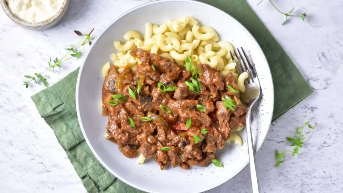Jaki ogórek do strogonowa? Oto najlepszy wybór dla idealnego smaku