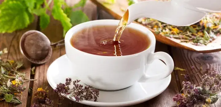 Czy herbata owocowa ma kofeinę? Sprawdź, co warto wiedzieć