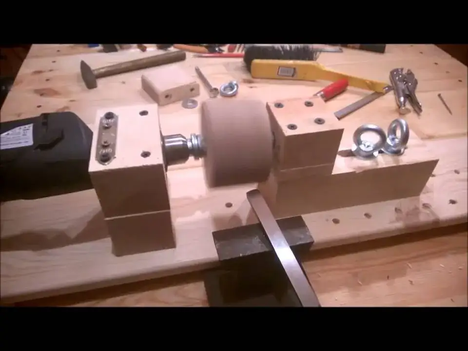 Jak zrobić tokarkę do drewna z wiertarki - proste kroki i porady