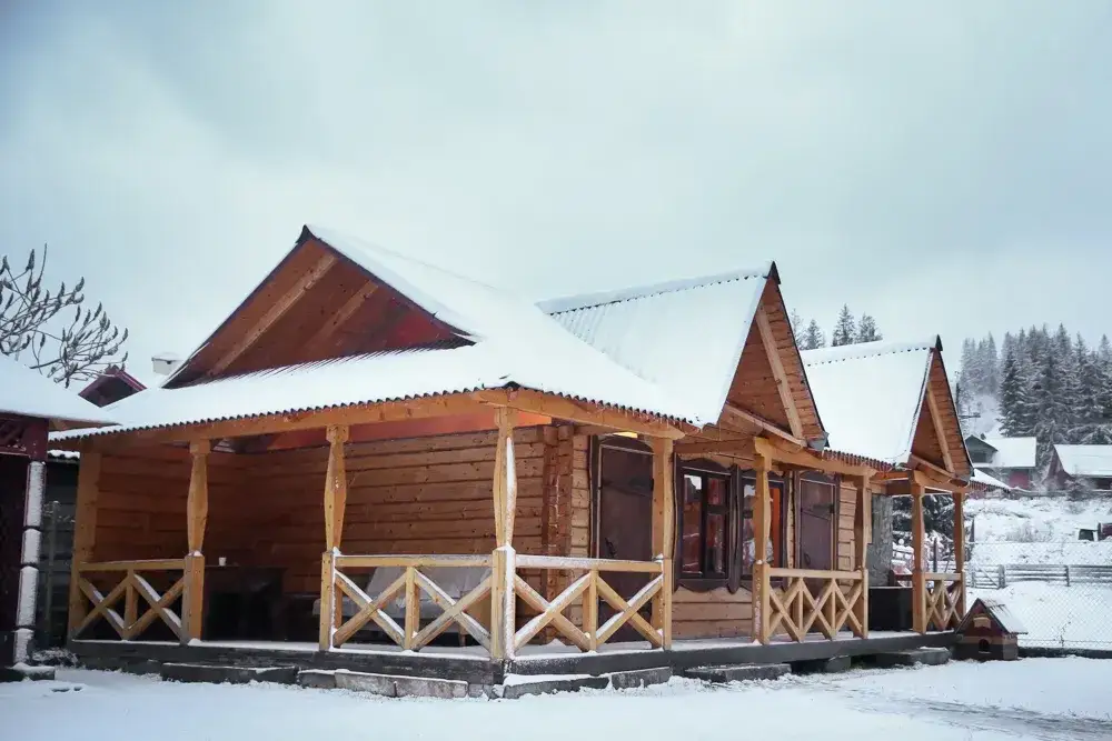 Czy domy z bali są ciepłe? Sprawdź ich właściwości izolacyjne