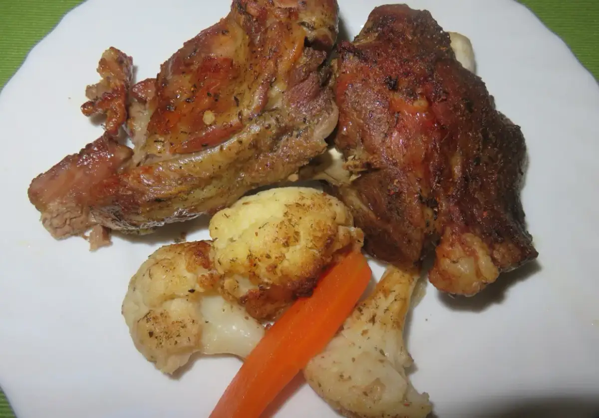 Jak długo piec jagnięcinę w rękawie, aby była soczysta i aromatyczna