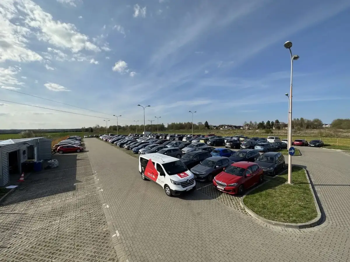 Parking na lotnisku bez stresu? Odkryj wszystkie metody płatności!