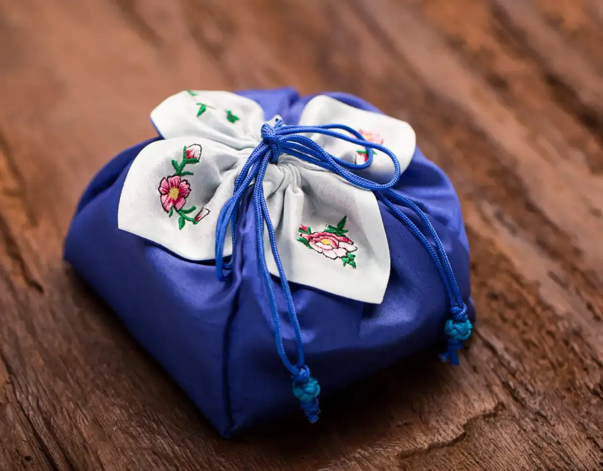 Jak zapakować prezent dla dziecka: 7 kreatywnych pomysłów na wyjątkowe paczki