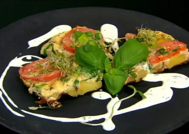 Najlepsze przepisy na omlet z kozim serem, które zachwycą smakoszy