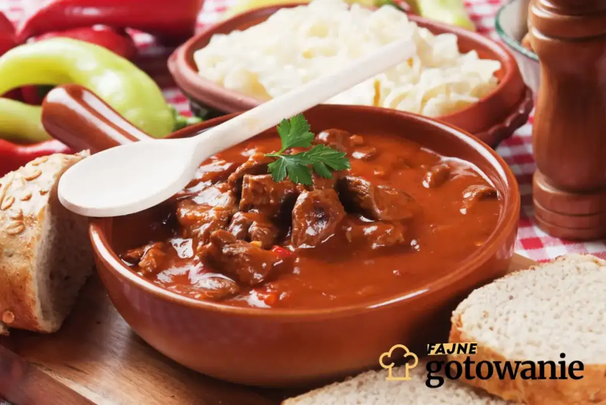 Gulasz z serc drobiowych: przepis krok po kroku na idealny obiad