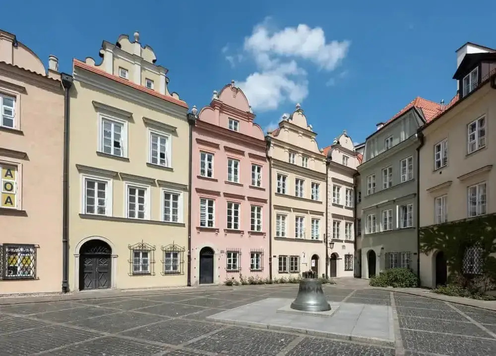 Warszawa: Co warto zwiedzić? Od klasyków po ukryte perełki