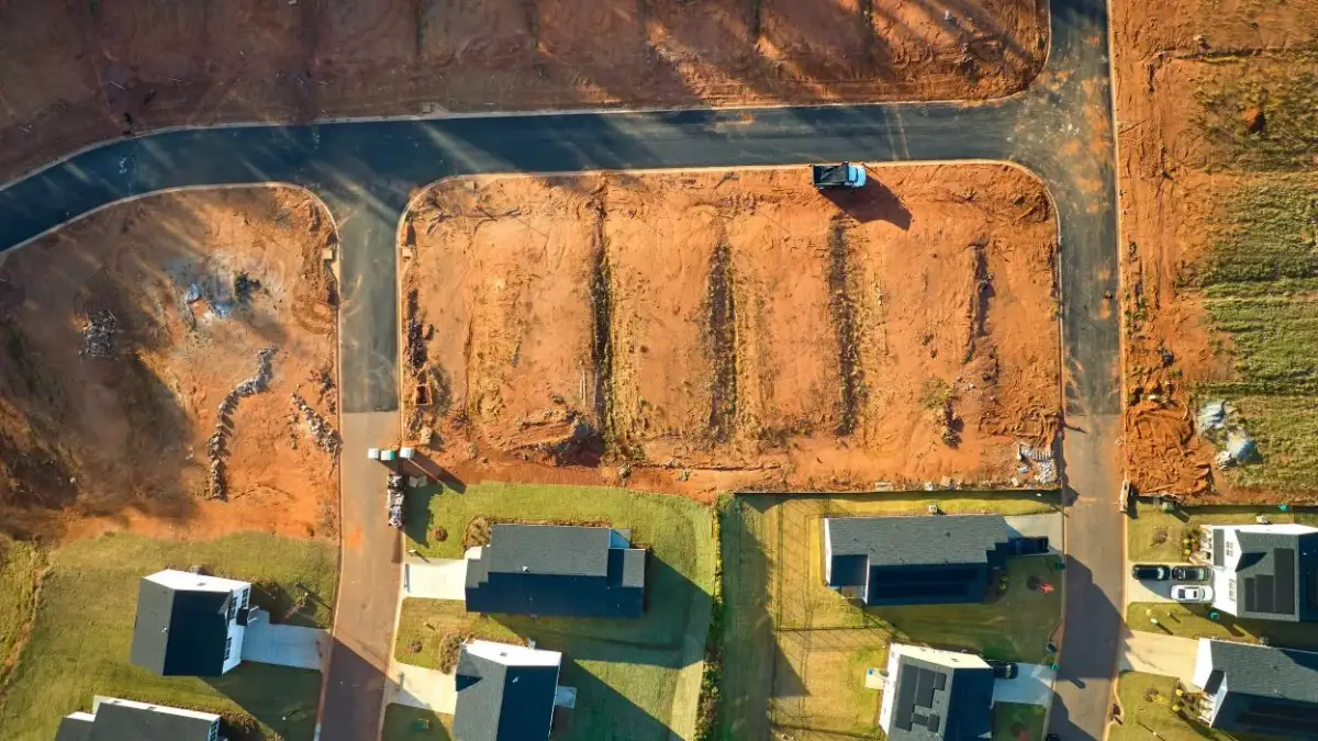 Jak podnieść wartość działki przed wywłaszczeniem i uniknąć strat