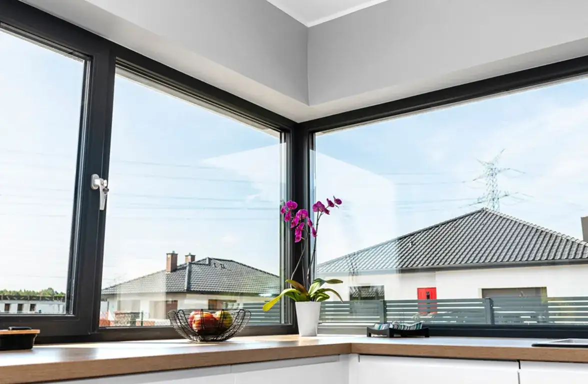 Okna narożne czy warto? Zobacz zalety i wady tej inwestycji