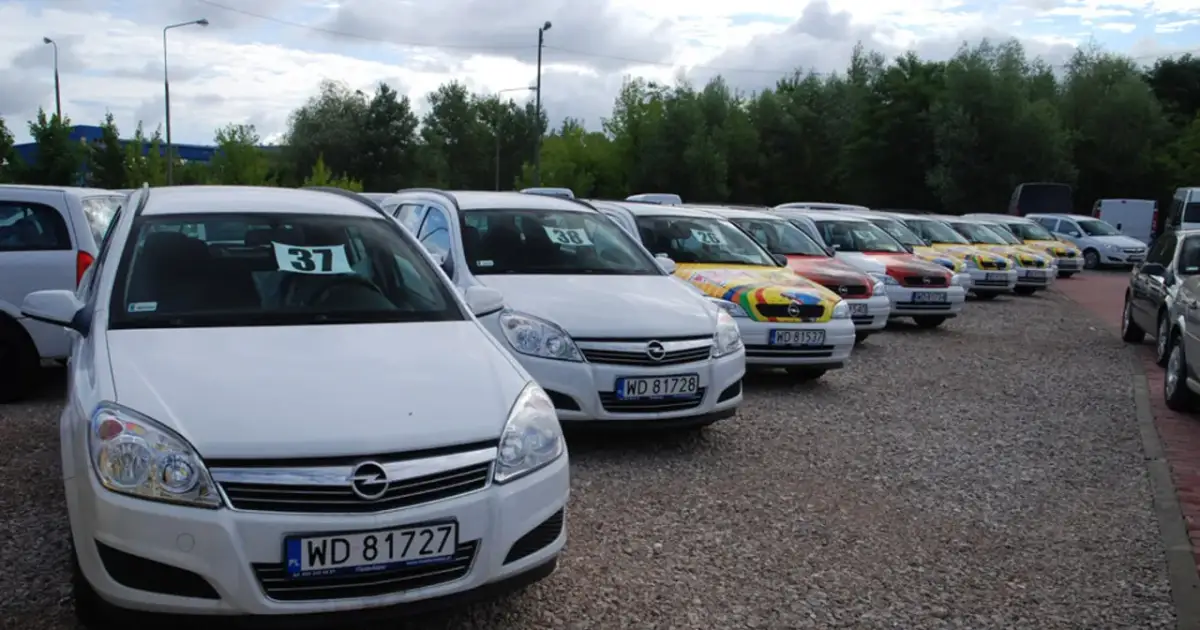 Duże auta: zalety i wady, które warto poznać przed zakupem