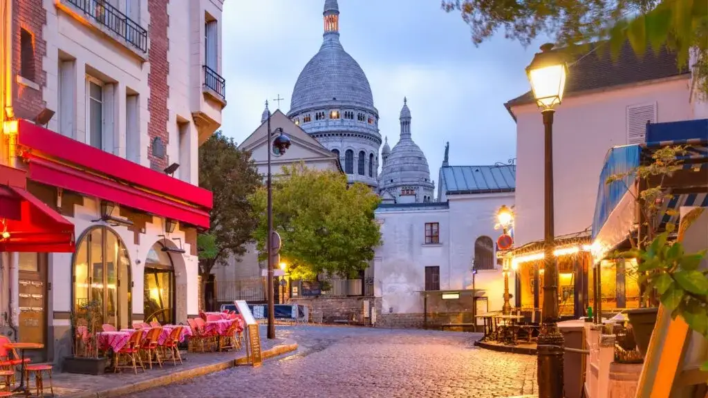 Najlepsze dzielnice Paryża na nocleg - unikaj drogich pułapek