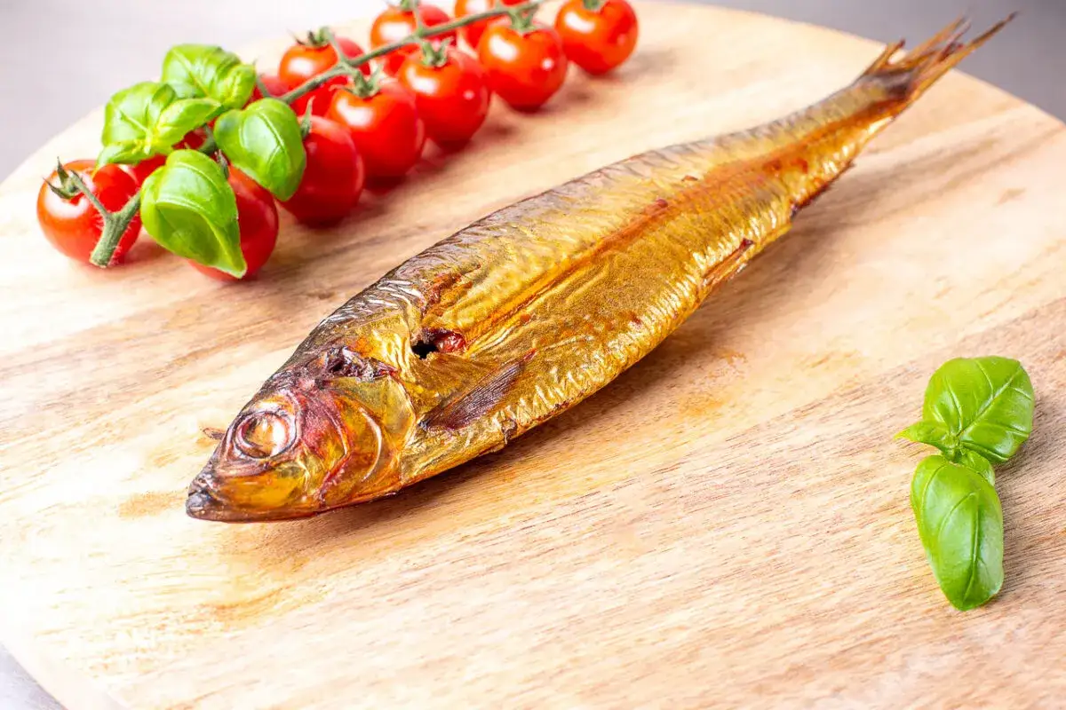 Kołobrzeg: Gdzie kupić najlepsze wędzone ryby? Poradnik