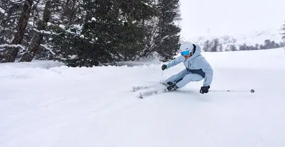 Jakie narty do wzrostu 180 cm? Wybierz najlepsze dla siebie!