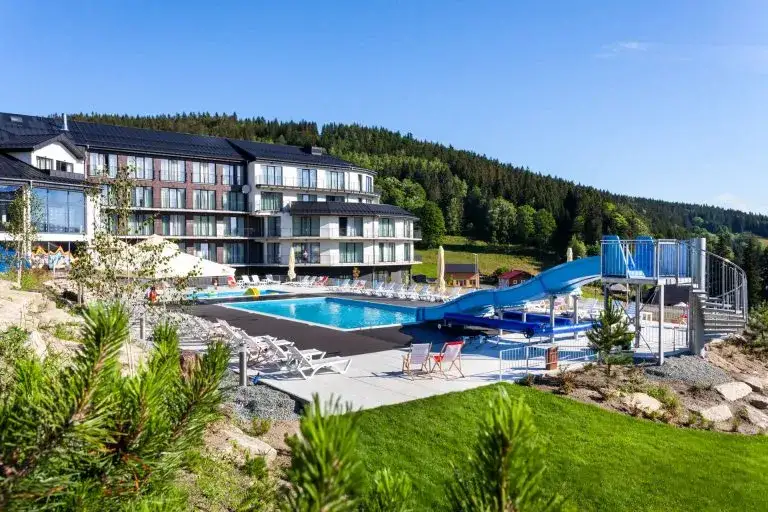 Czarna Góra Resort: Całoroczne przygody w Sudetach jak zaplanować?