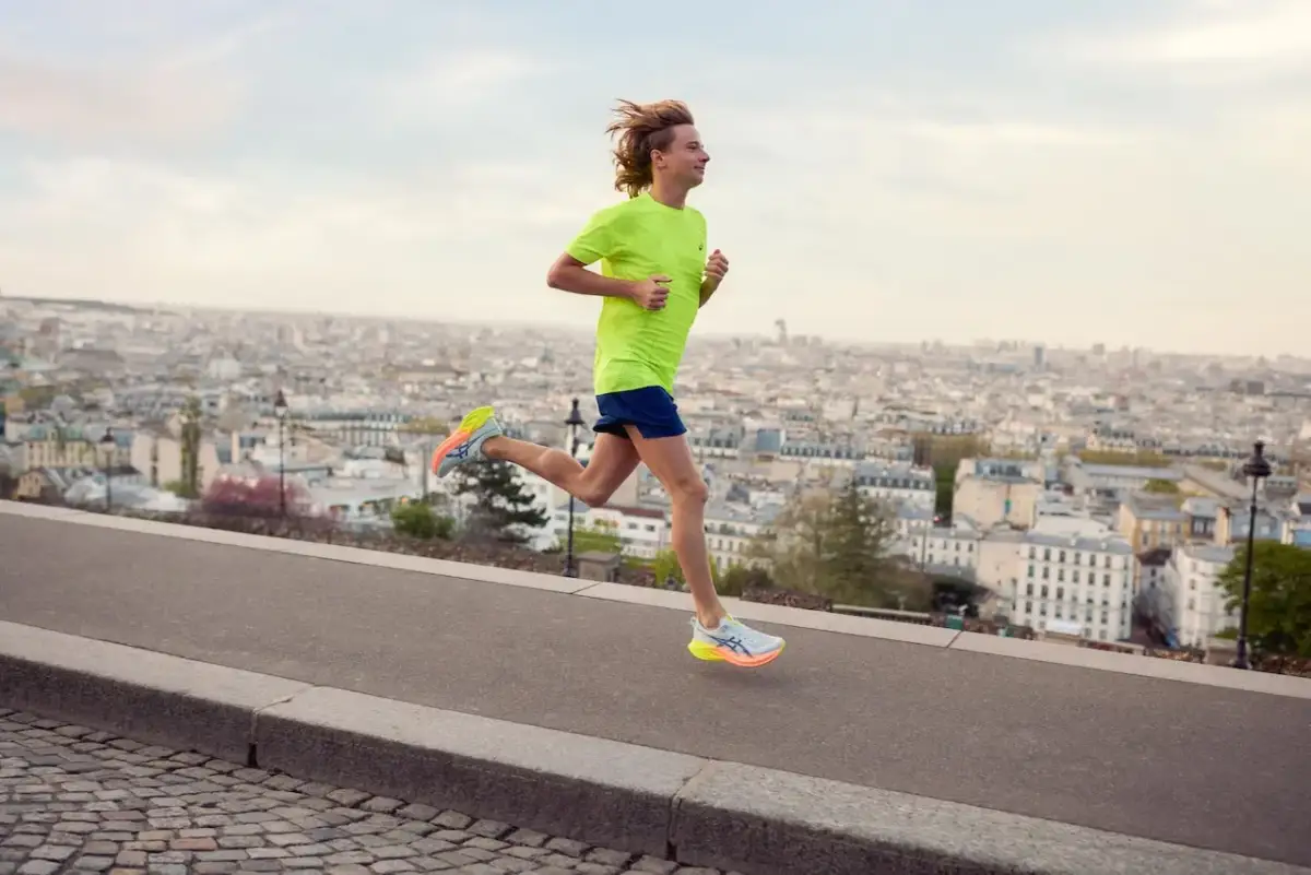 Bieganie podczas okresu: Jak trenować mądrze i bez bólu?