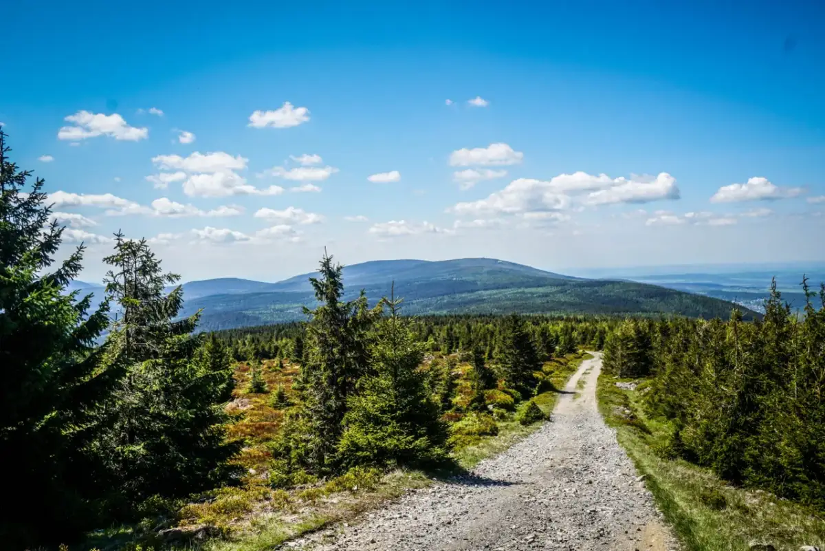Szklarska Poręba: Karkonosze i Izery które góry dla Ciebie?