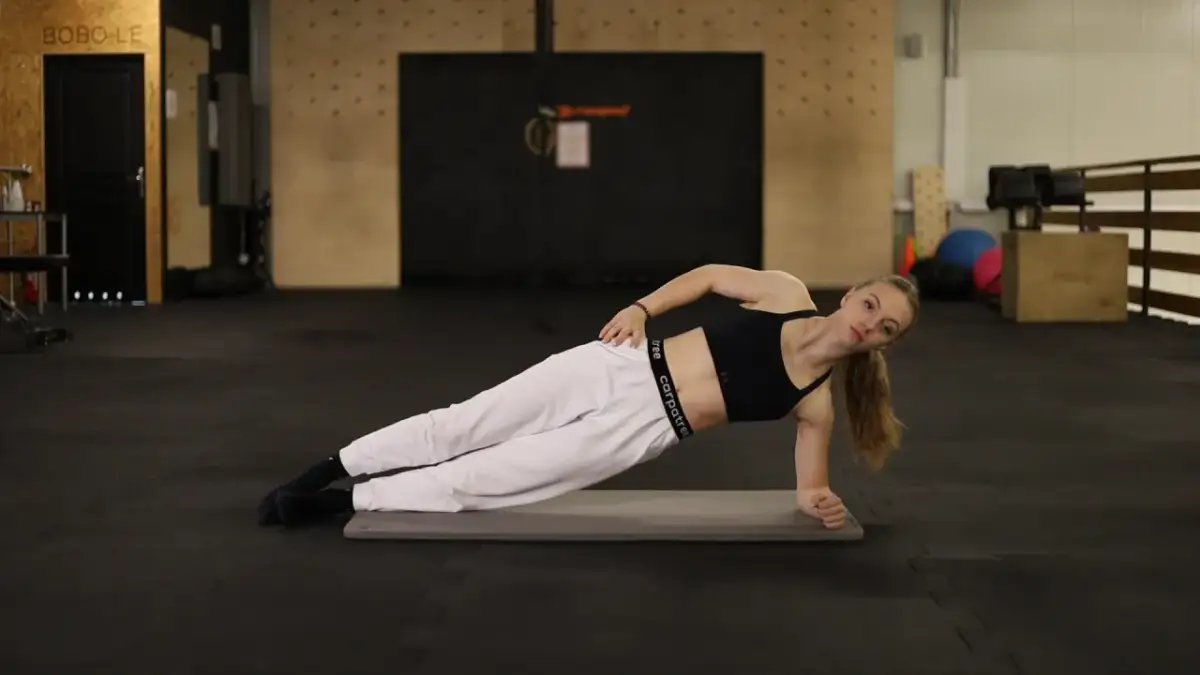 Ćwiczenia na brzuch: Jak wyrzeźbić mięśnie i spalić tłuszcz?