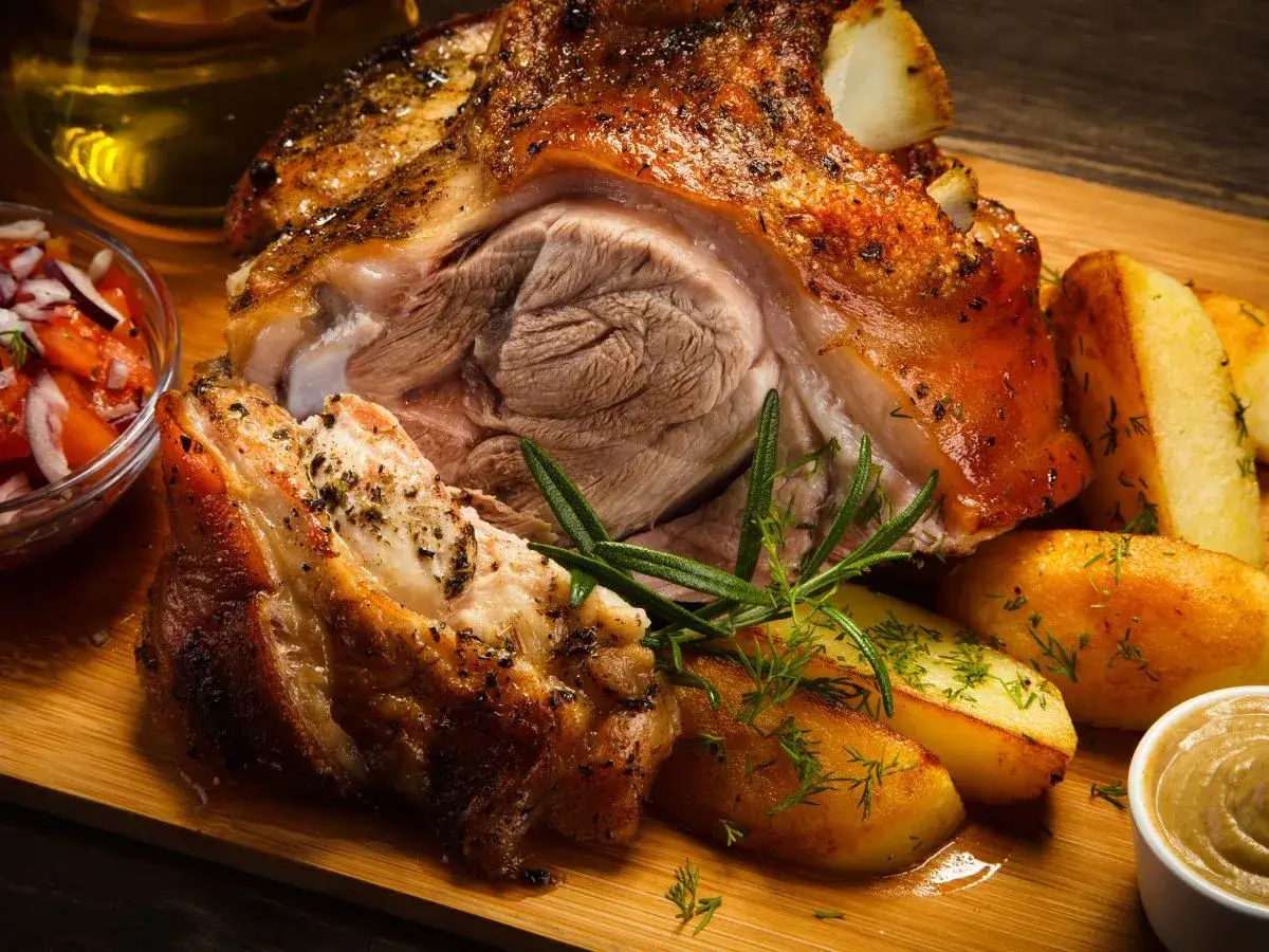 Co zrobić z gotowanej golonki? 7 pysznych pomysłów!