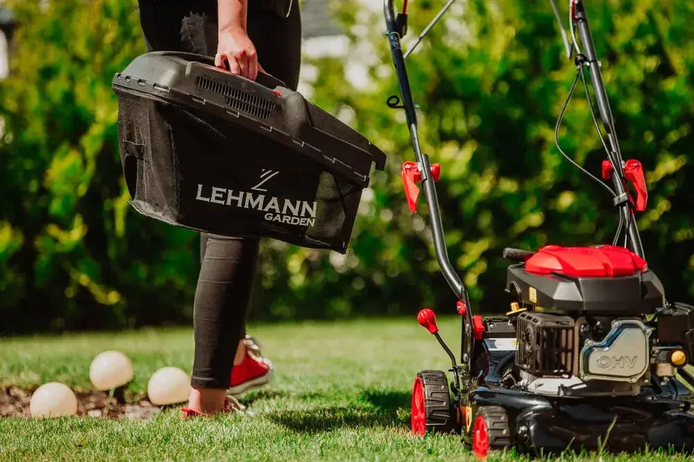 Jak odpalać kosiarkę spalinową: proste kroki i najczęstsze błędy