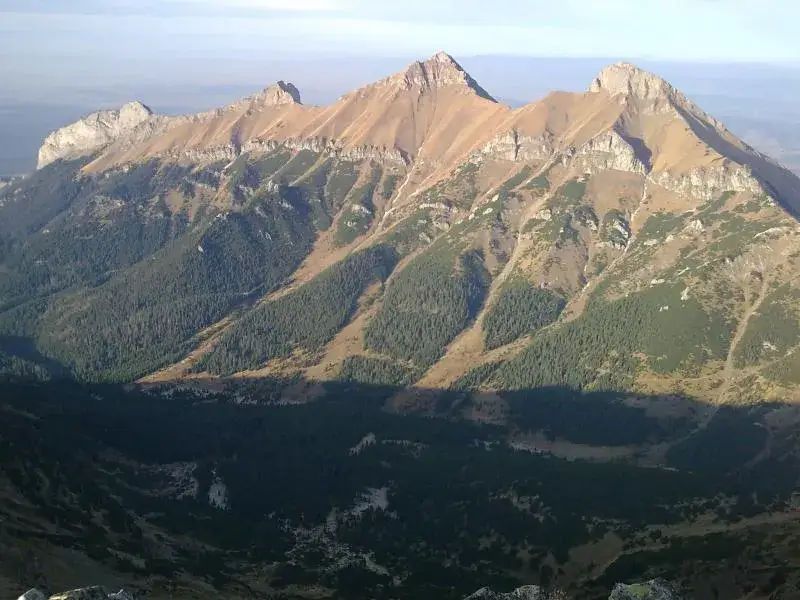 Tatry Słowackie: Zamknięte szlaki od 1.11 do 14.06 planuj bezpiecznie!