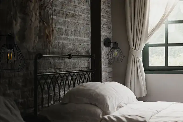 Jak oświetlić sypialnię? Twój przewodnik po komforcie i stylu