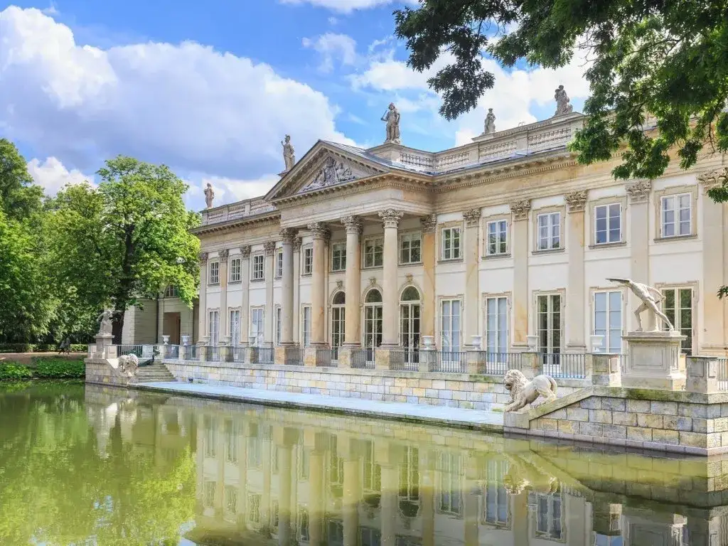 Najciekawsze miejsca w Warszawie: przewodnik po atrakcjach