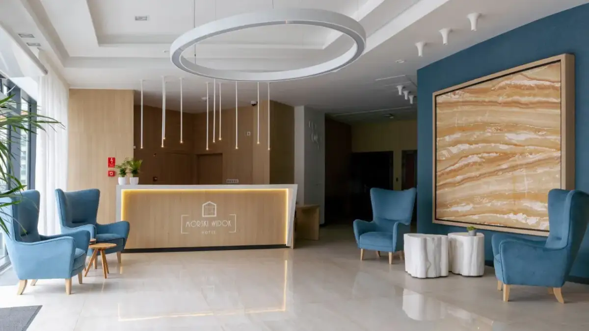 Lobby hotelowe: Serce hotelu? Odkryj jego kluczowe funkcje!