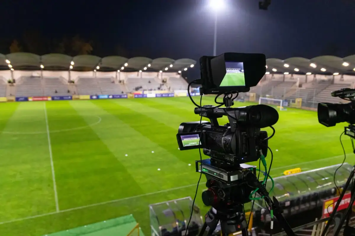 Piłkarski rozkład jazdy: Mecze dziś, gdzie oglądać?