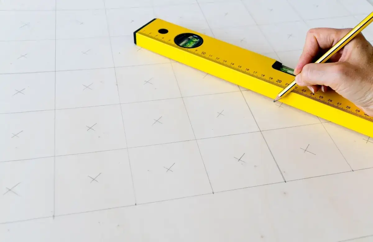 Jak używać poziomicy? Poradnik krok po kroku i błędy