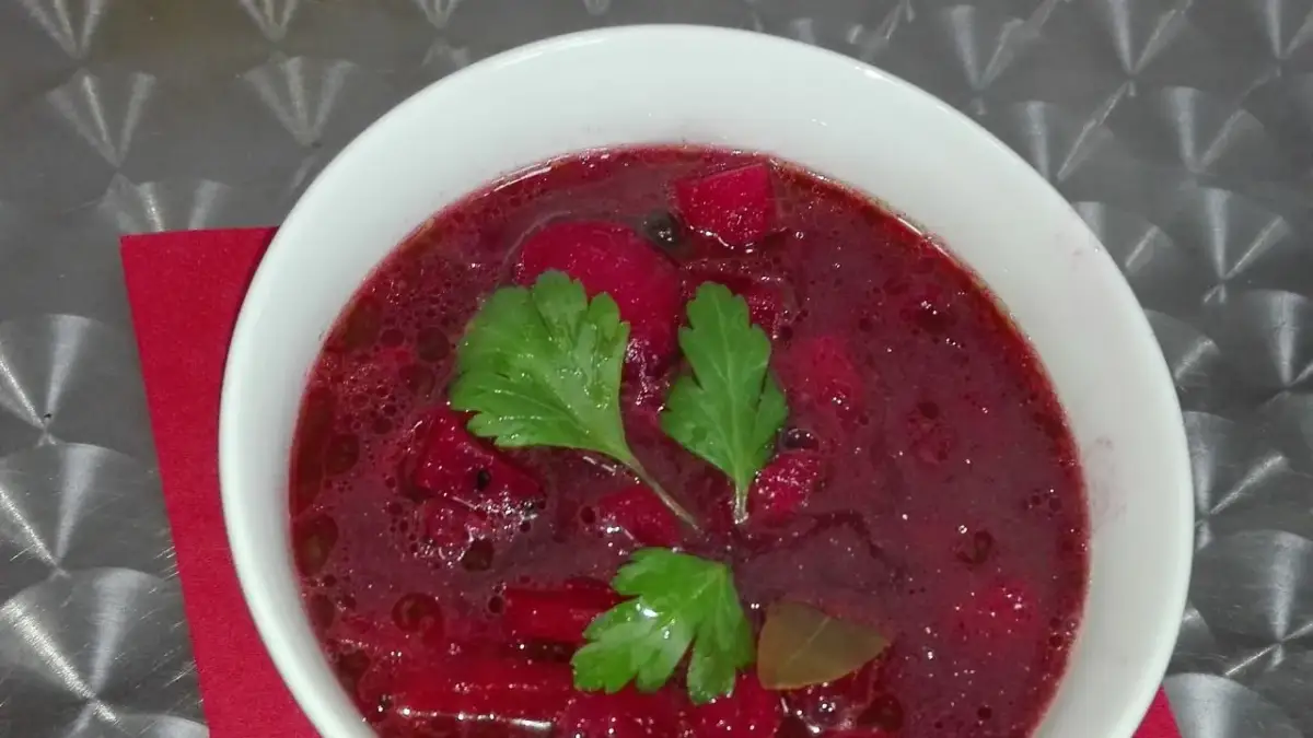 Ile kalorii ma zupa buraczkowa? Zaskakujące fakty o jej kaloryczności