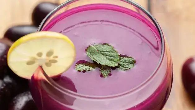 Zdrowy koktajl ze śliwek - prosty przepis na pyszny napój pełen witamin