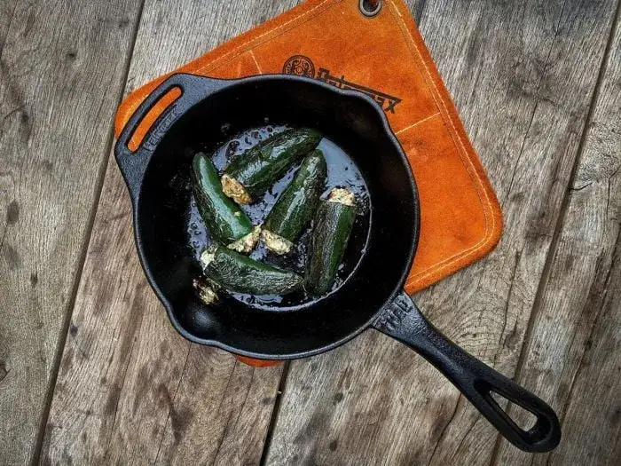 Jaka patelnia na ognisko sprawdzi się najlepiej? Porównanie i praktyczne porady