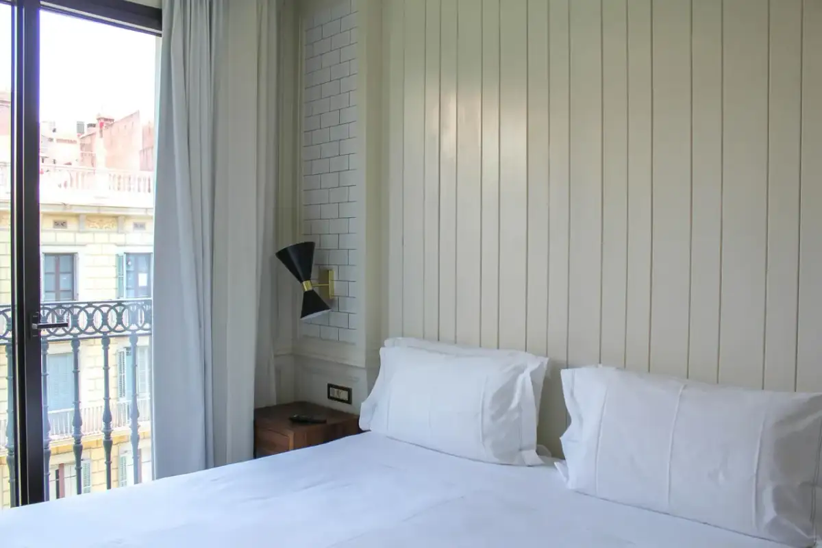 Barcelona noclegi: Gdzie spać, by nie żałować? Wybierz idealnie!