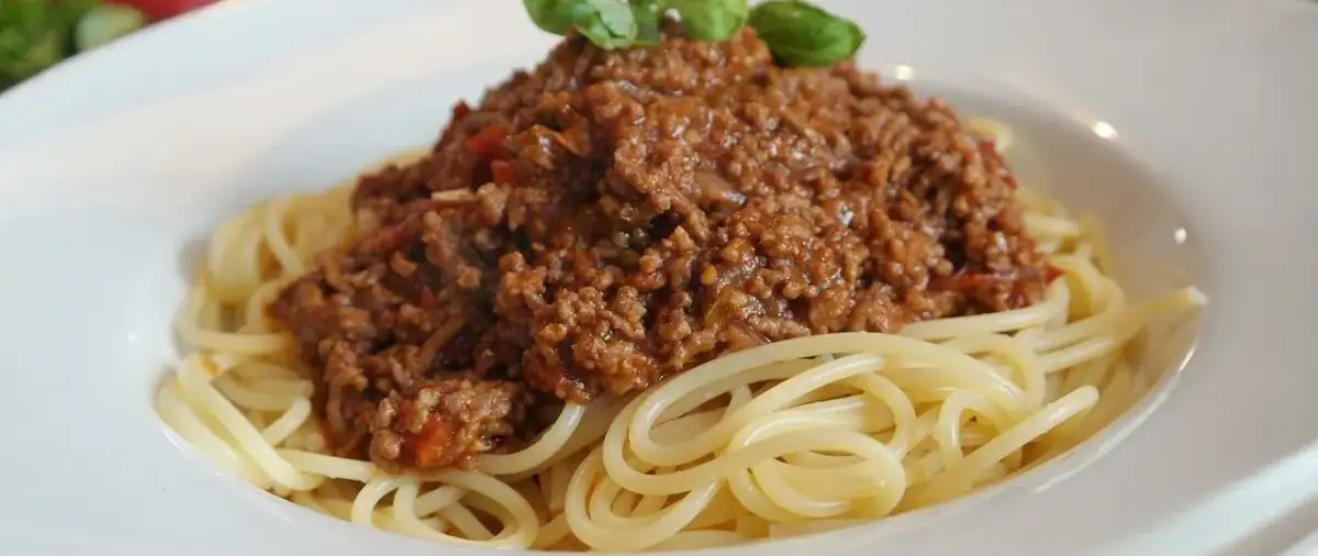 Ile kalorii ma spaghetti z mięsem mielonym? Zaskocz się i odchudź!