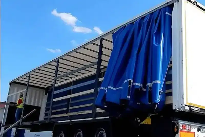 Ile waży naczepa z plandeką? Zaskakujące różnice w wagach!