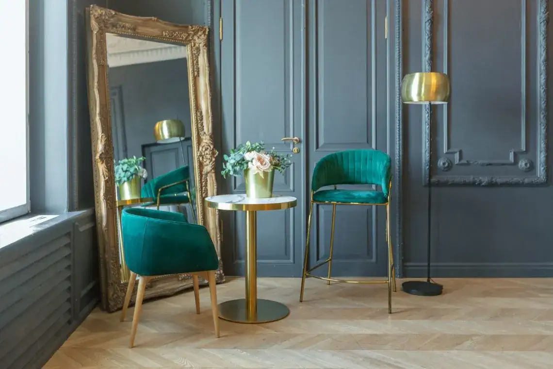 Najlepsze szablony retro do Miro, które ożywią Twoje retrospektywy