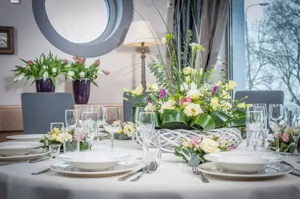 Gdzie zjeść w Sobótce? Odkryj najlepsze restauracje i smaki