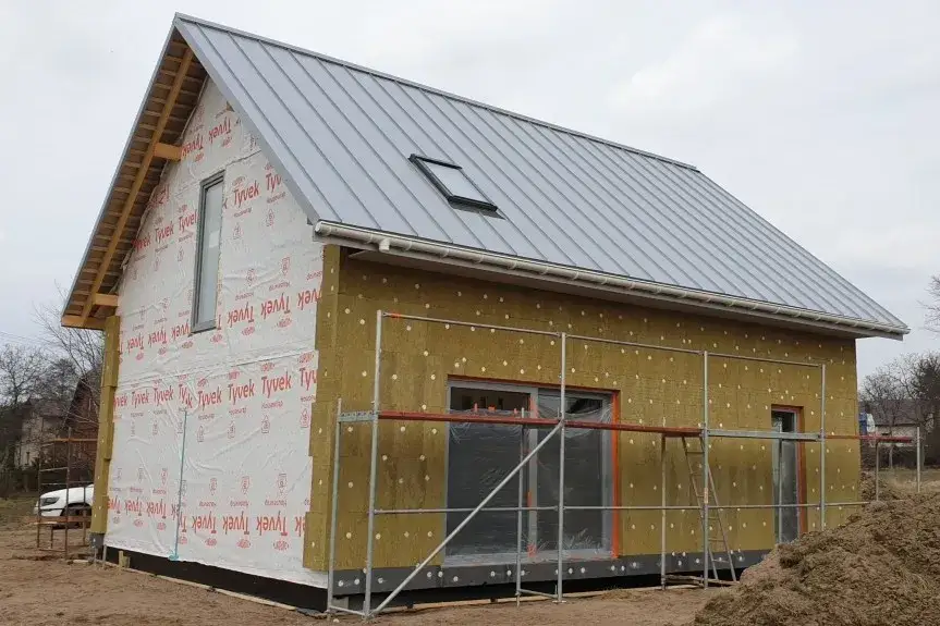 Czym ocieplić dom szkieletowy, aby uniknąć wysokich kosztów?