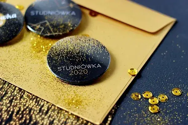 Jak zaprosić dziewczynę na studniówkę w sposób, który ją zachwyci