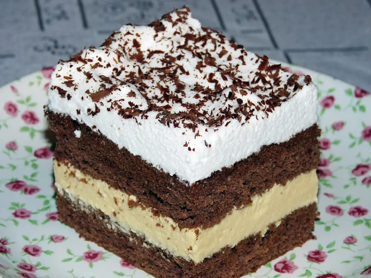 Pyszne ciasto śniegowiec przepis – łatwy sposób na wyjątkowy deser