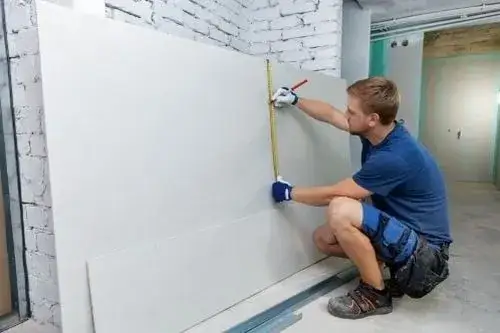 Jak przykleić karton gips do ściany - uniknij powszechnych błędów