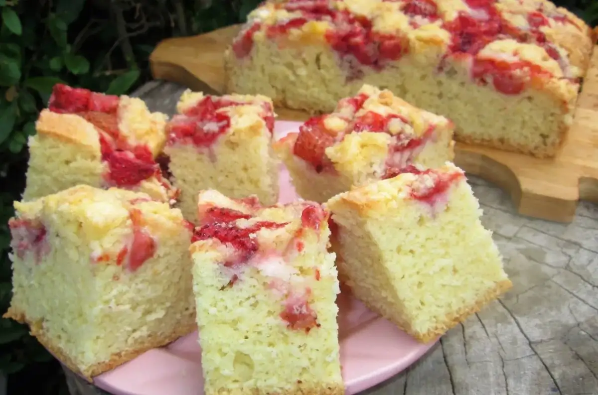 Pyszne ciasta na blachę przepisy, które zachwycą każdego gościa