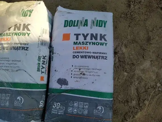 Tynk cementowo-wapienny Dolina Nidy: ile waży paleta i ile worków?