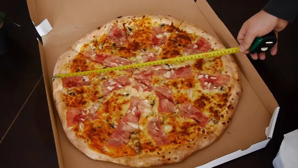 Pizza 50 cm: Dla ilu osób zamówić? Sprawdź, zanim kupisz!