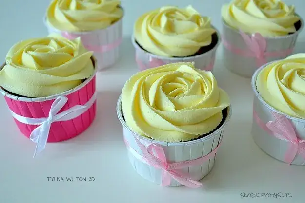 Idealny krem do babeczek: Przepisy, triki i dekoracje krok po kroku