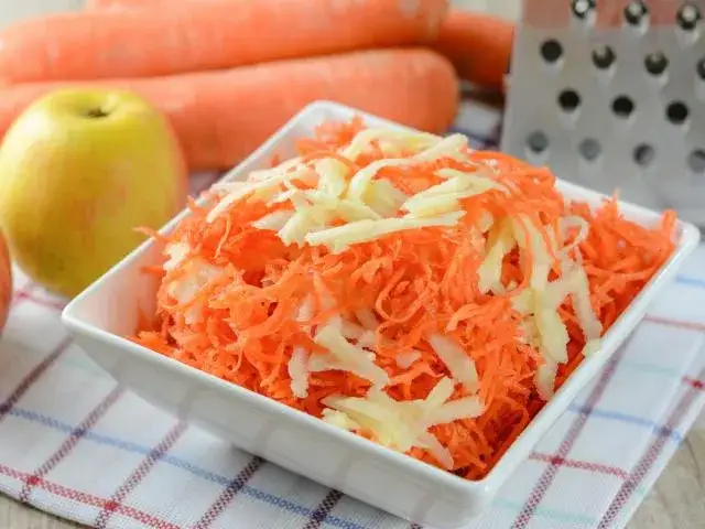 Jak zrobić surówkę z marchewki - prosty przepis na zdrowy dodatek