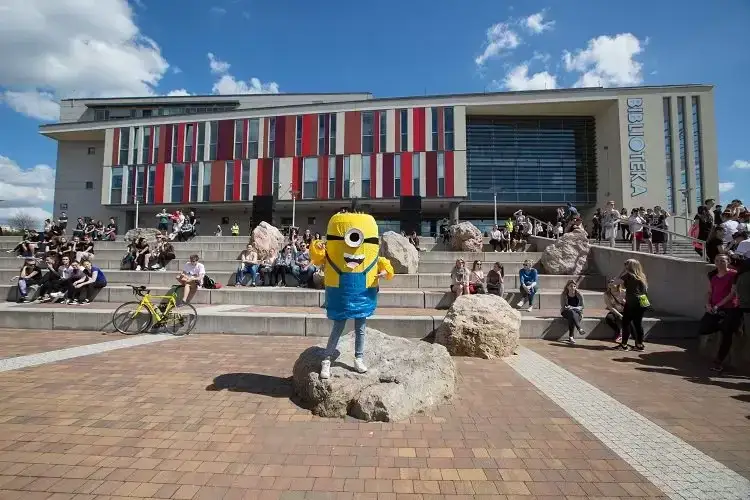 Uniwersytet medyczny w Kielcach – poznaj programy i historię uczelni