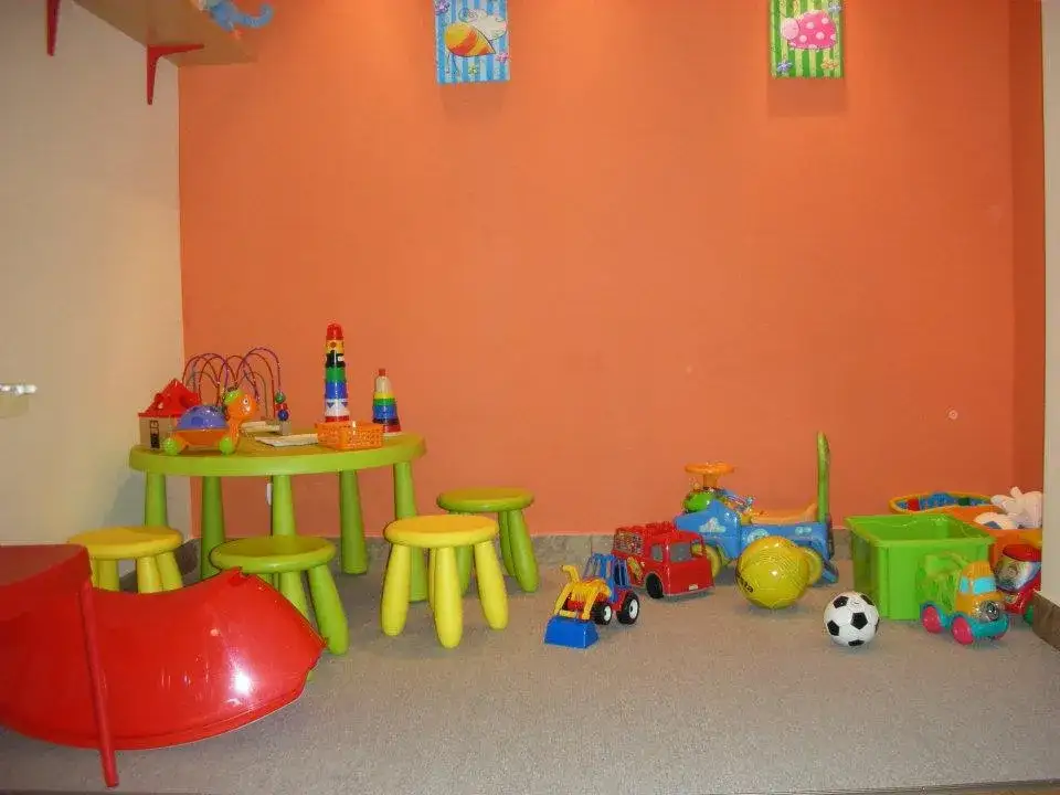 Żyrafa klub dla dzieci i rodziców w Krakowie – idealna przestrzeń dla rodzin